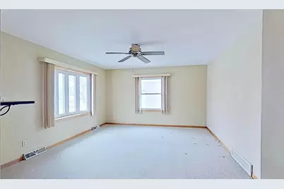 515 Vilas Street, Onalaska, WI 54650 - Photo 3