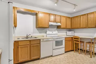 16 N Allen St, Madison, WI 53726 - Photo 9