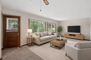 1007 Dona Rd, Hartland, WI 53029 - Photo 5