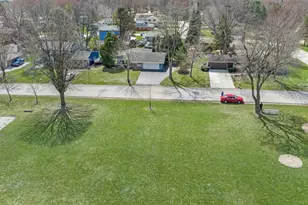 1007 Dona Rd, Hartland, WI 53029 - Photo 9