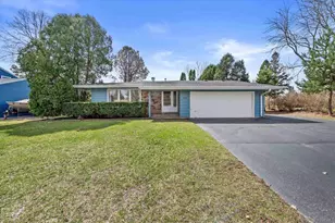 1007 Dona Rd, Hartland, WI 53029 - Photo 1