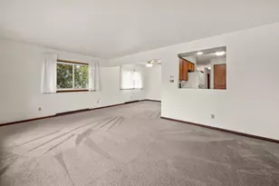 1007 Dona Rd, Hartland, WI 53029 - Photo 11