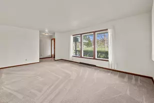 1007 Dona Rd, Hartland, WI 53029 - Photo 3