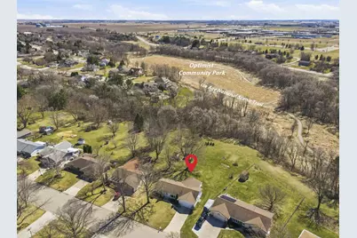 3828 Beacon Hill Drive, Janesville, WI 53546 - Photo 3