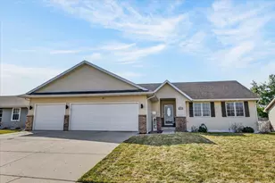 4254 Baybrook Dr, Janesville, WI 53546 - Photo 3