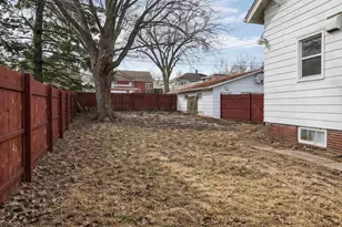 916 Prospect Ave, Portage, WI 53901 - Photo 27