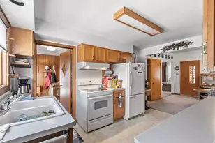 801 Park St, Baraboo, WI 53913 - Photo 5