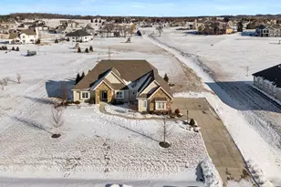 W278N8854 Twin Pine Cir, Hartland, WI 53029 - Photo 1