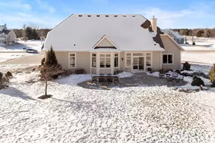 W278N8854 Twin Pine Cir, Hartland, WI 53029 - Photo 3