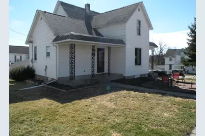 110 Prospect Street, Bloomington,  53804 - Photo 1