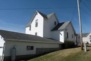 110 Prospect St, Bloomington,  53804 - Photo 5