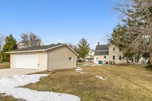 104 S 5th St, Mount Horeb, WI 53572 - Photo 31