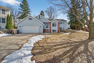 15 Naylor Cir, Madison, WI 53719 - Photo 1
