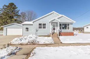 499 N Clinton St, Princeton, WI 54968 - Photo 1