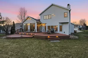 1237 Mockingbird Ln, Sun Prairie, WI 53590 - Photo 3