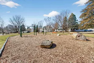 1402 Farragut St, Madison, WI 53704 - Photo 39