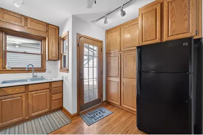 1402 Farragut Street, Madison, WI 53704 - Photo 9