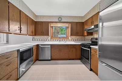 7013 Cardinal Drive, Middleton, WI 53562 - Photo 9