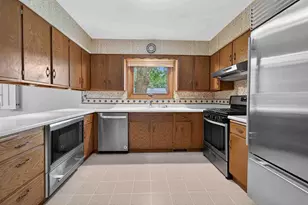 7013 Cardinal Dr, Middleton, WI 53562 - Photo 9