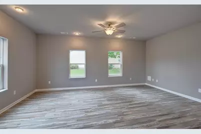 632 W Delavan Drive, Janesville, WI 53546 - Photo 5