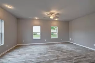 632 W Delavan Dr, Janesville, WI 53546 - Photo 5