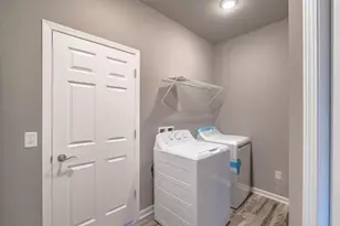 606 W Delavan Dr, Janesville, WI 53546 - Photo 25