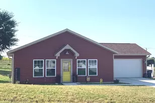 606 W Delavan Dr, Janesville, WI 53546 - Photo 3