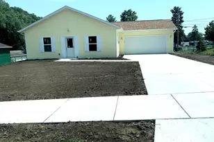 620 W Delavan Dr, Janesville, WI 53546 - Photo 3