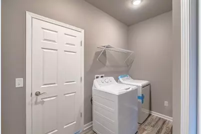 620 W Delavan Drive, Janesville, WI 53546 - Photo 25