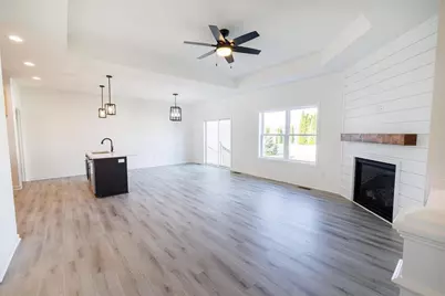 3801 N Woodbury Lane, Janesville, WI 53545 - Photo 7