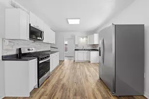 170 S High St, Mayville, WI 53050 - Photo 7