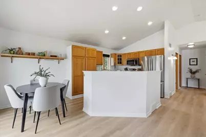 142 Meadow Ridge Lane, Madison, WI 53704 - Photo 9