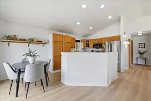 142 Meadow Ridge Ln, Madison, WI 53704 - Photo 9