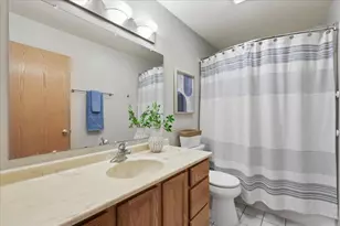 142 Meadow Ridge Ln, Madison, WI 53704 - Photo 17