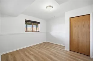 142 Meadow Ridge Ln, Madison, WI 53704 - Photo 29