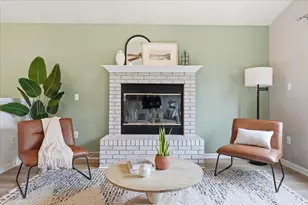 142 Meadow Ridge Ln, Madison, WI 53704 - Photo 7