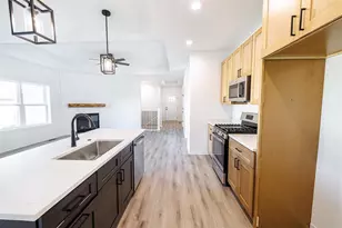 3801 N Woodbury Ln, Janesville, WI 53545 - Photo 3