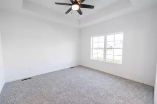 3801 N Woodbury Ln, Janesville, WI 53545 - Photo 9