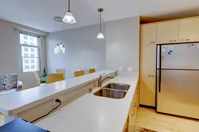 309 W Washington Avenue #606, Madison, WI 53703 - Photo 3