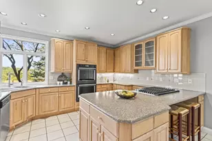 414 Clearview Ct, Janesville, WI 53548 - Photo 5