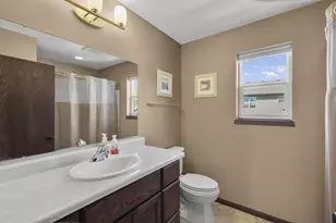 518 Lisa Ann Dr, Madison, WI 53718 - Photo 27