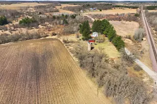 265 Fawn Ct, Oxford, WI 53952 - Photo 7