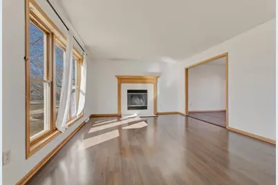 329 N Heatherstone Drive, Sun Prairie, WI 53590 - Photo 9