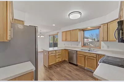 329 N Heatherstone Drive, Sun Prairie, WI 53590 - Photo 13