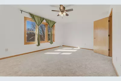 329 N Heatherstone Drive, Sun Prairie, WI 53590 - Photo 17