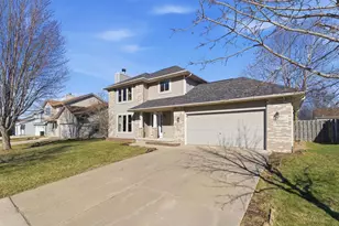 329 N Heatherstone Dr, Sun Prairie, WI 53590 - Photo 3