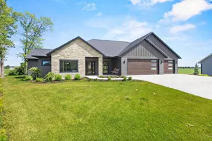 405 Prairie View Dr, Portage, WI 53901 - Photo 3