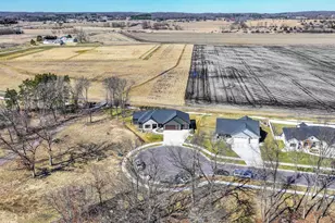 405 Prairie View Dr, Portage, WI 53901 - Photo 7