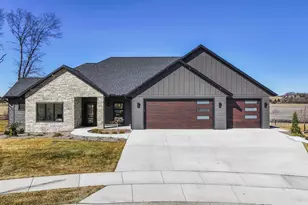 405 Prairie View Dr, Portage, WI 53901 - Photo 1