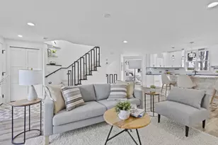 623 Summit Rd, Madison, WI 53704 - Photo 9